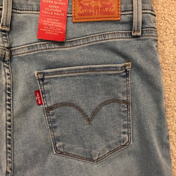 BRAND NEW LEVI JEANS - Picture 3 of 3
